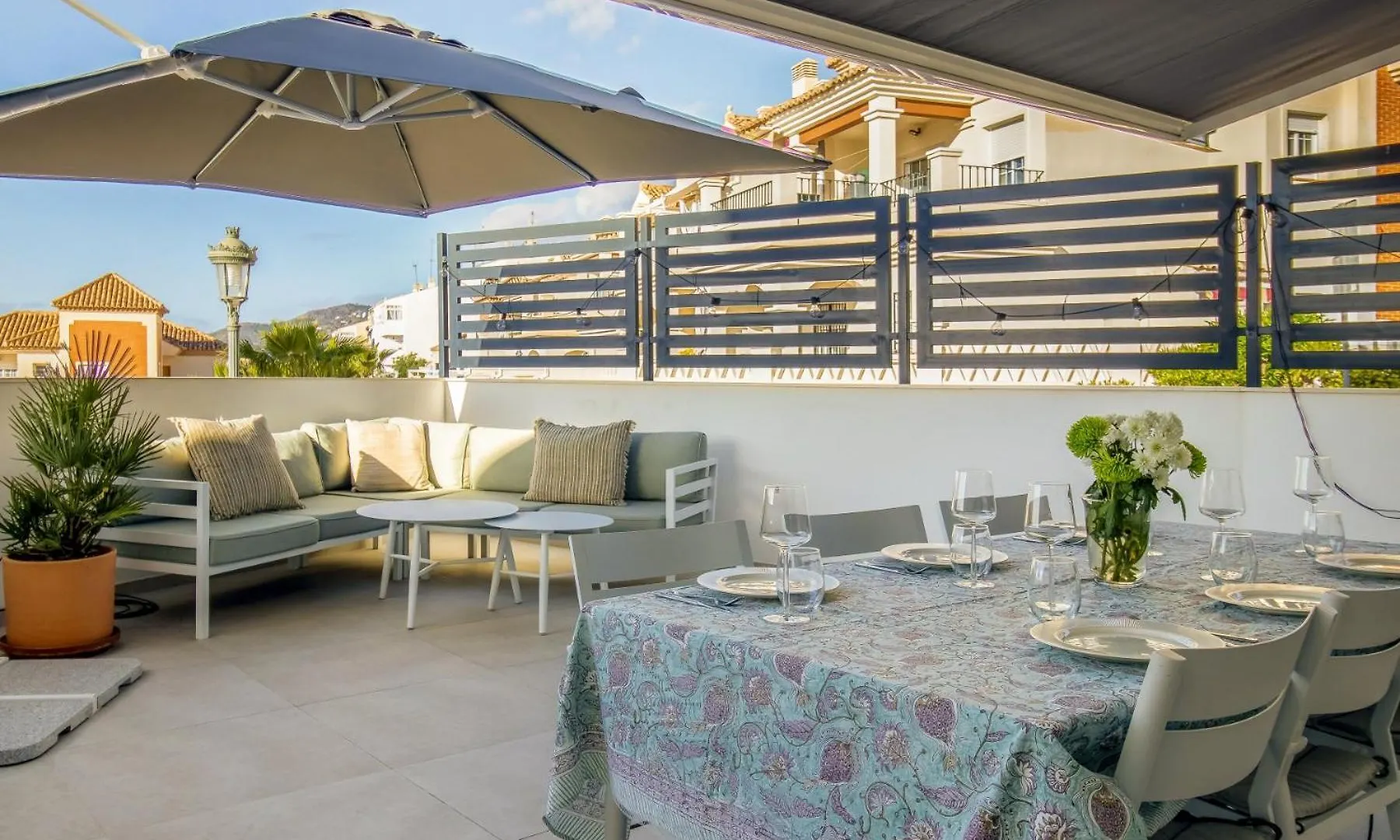 Nerja Apartamento Con Piscina Y Garaje