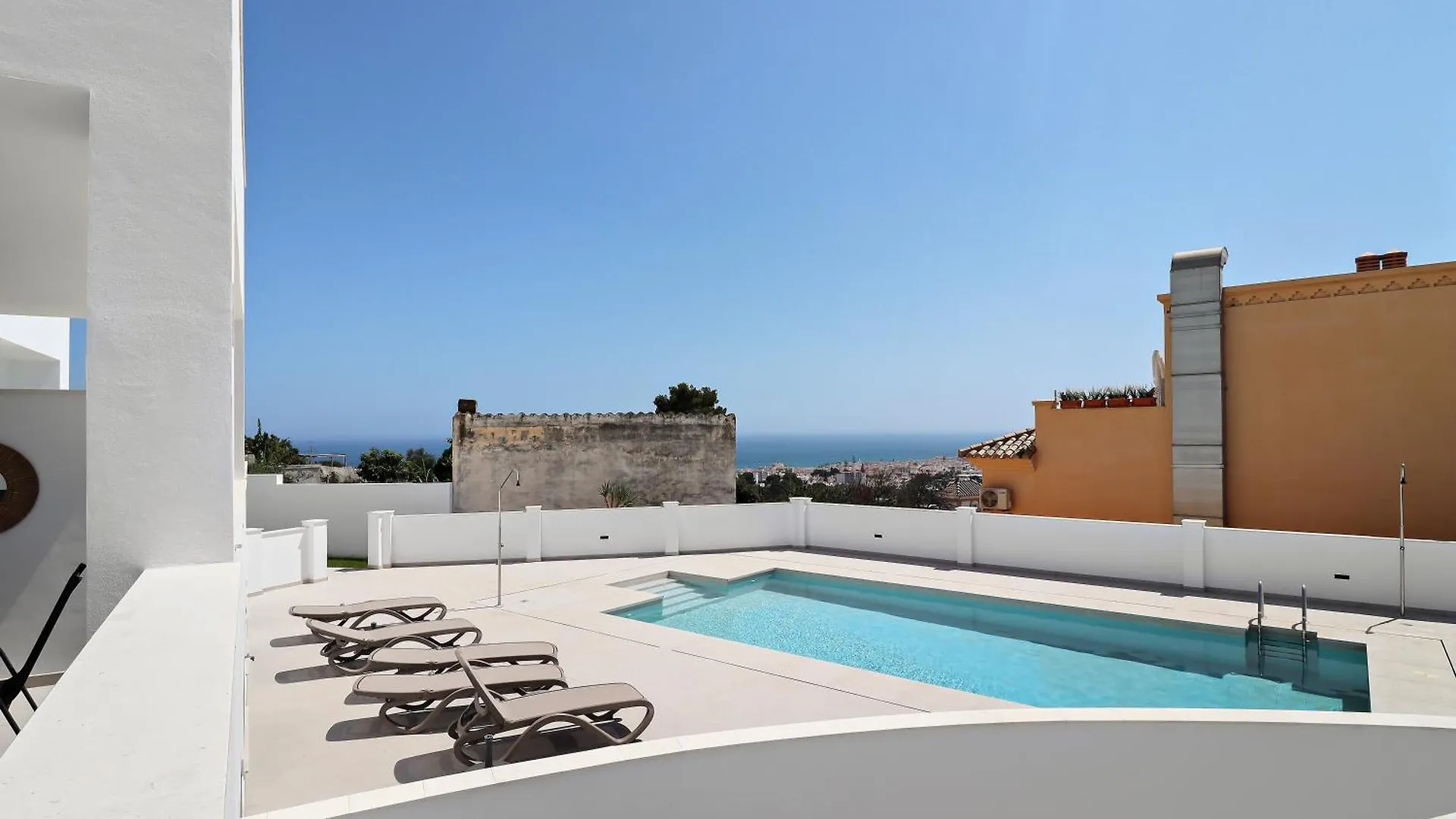 Nerja Apartamento Con Piscina Y Garaje 0*,  スペイン