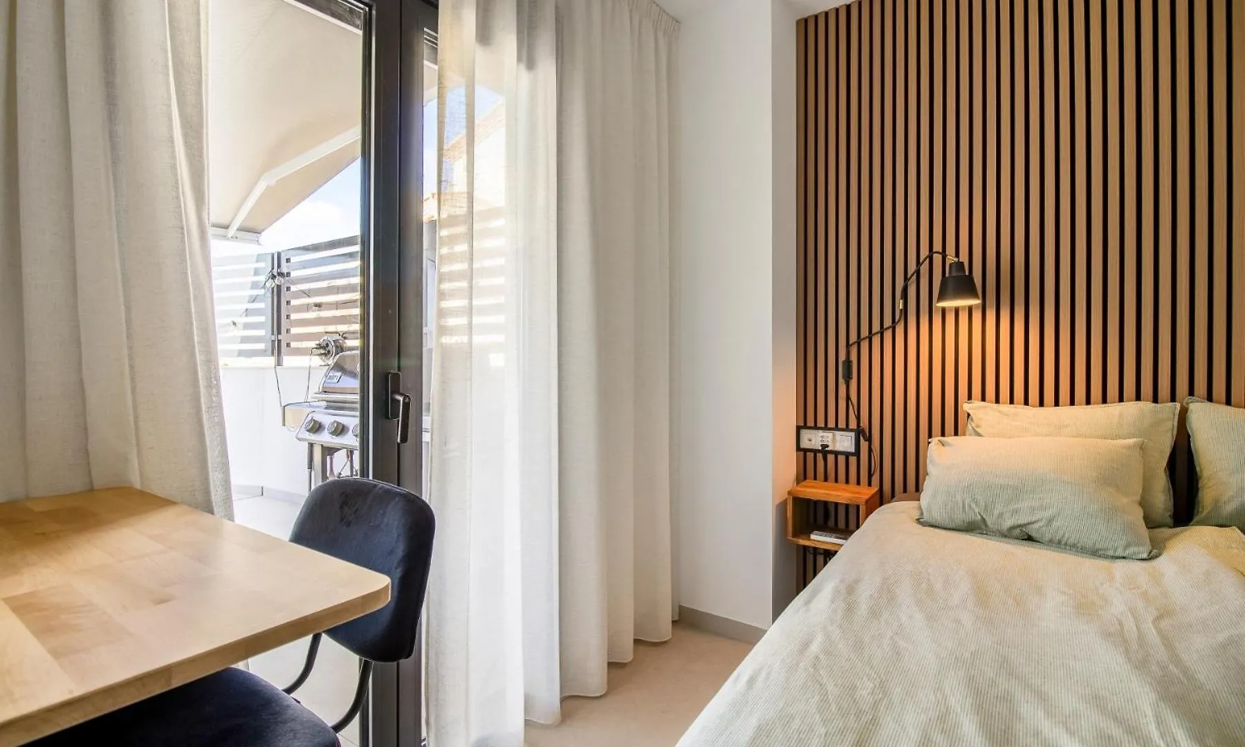 Nerja Apartamento Con Piscina Y Garaje アパート
